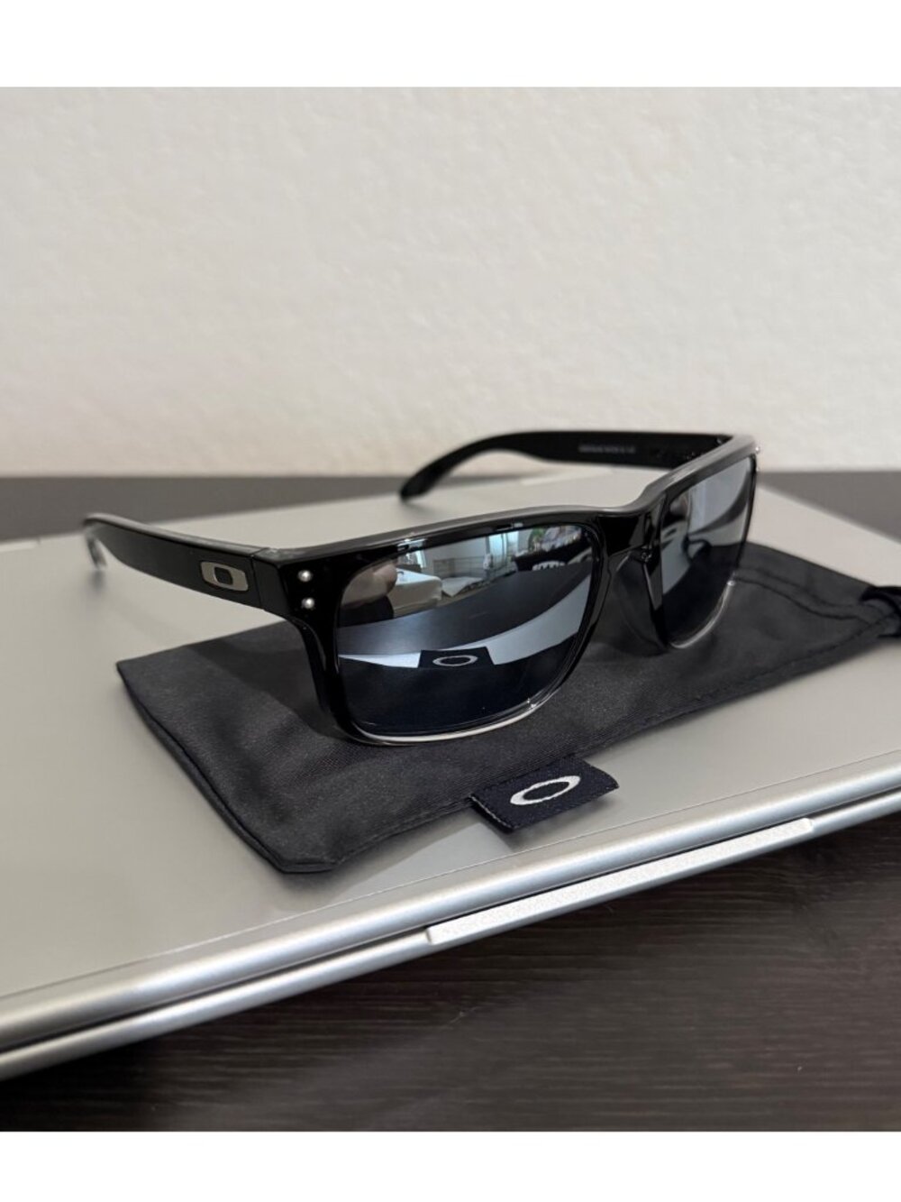 POLARIZED Oakley Holbrook Two Tone Polished Frame Prizm Reflective Silver OO9102